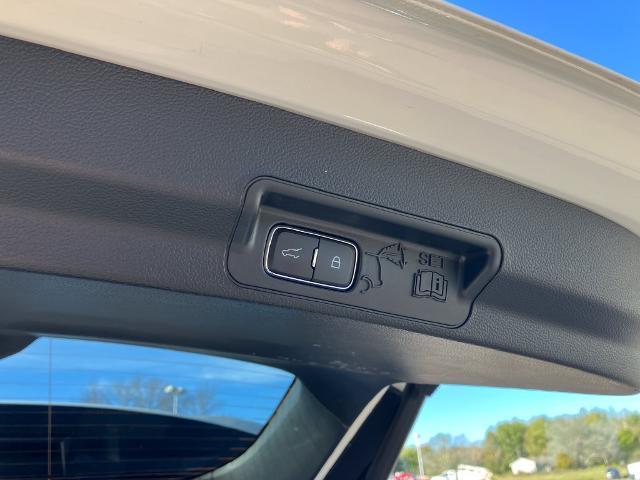 2024 Ford Explorer - $37,700