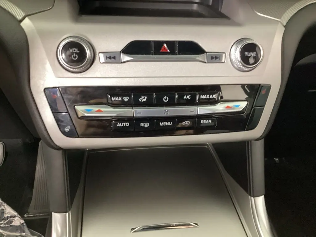2024 Ford Explorer - $33,564