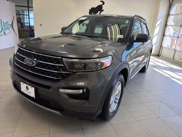 2020 Ford Explorer - $21,900