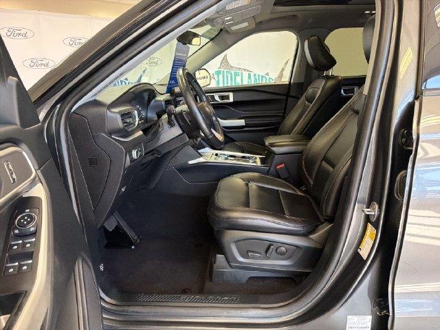 2020 Ford Explorer - $21,900