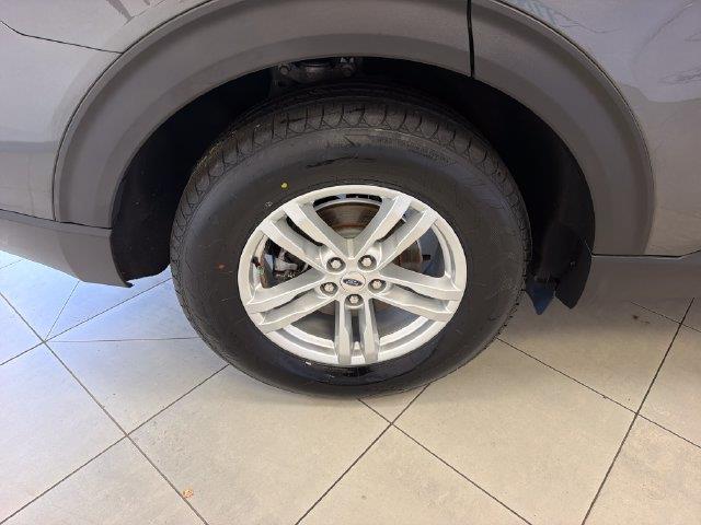 2020 Ford Explorer - $21,900