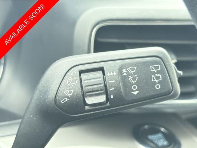 2023 Ford Explorer - $28,275