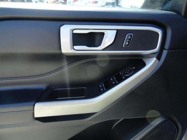 2023 Ford Explorer - $27,999