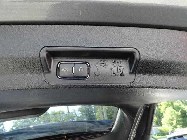 2023 Ford Explorer - $27,999