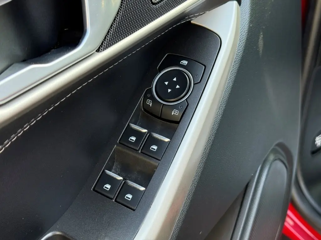 2023 Ford Explorer - $25,998