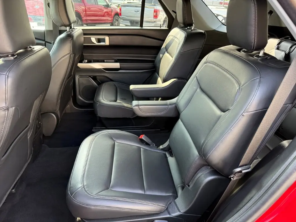 2023 Ford Explorer - $25,998