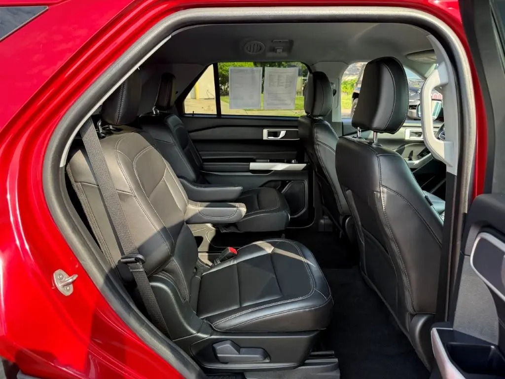 2023 Ford Explorer - $25,998