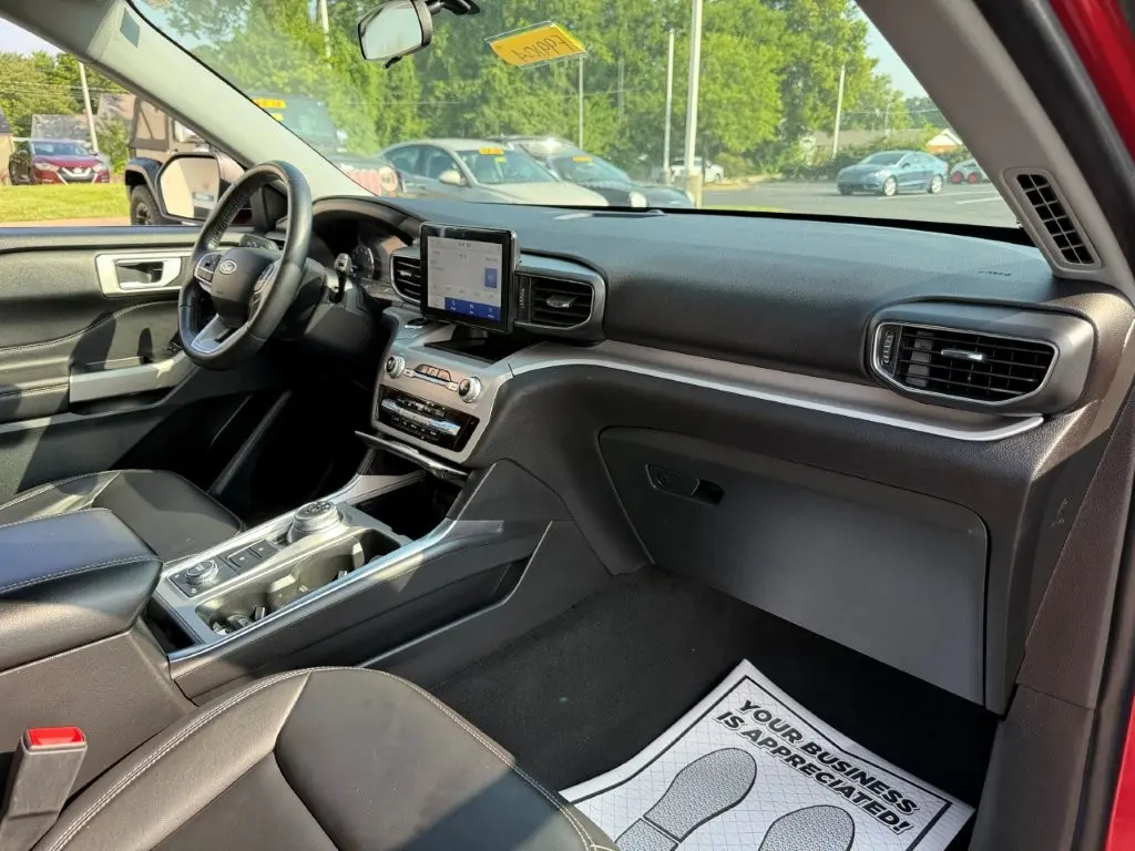 2023 Ford Explorer - $25,998
