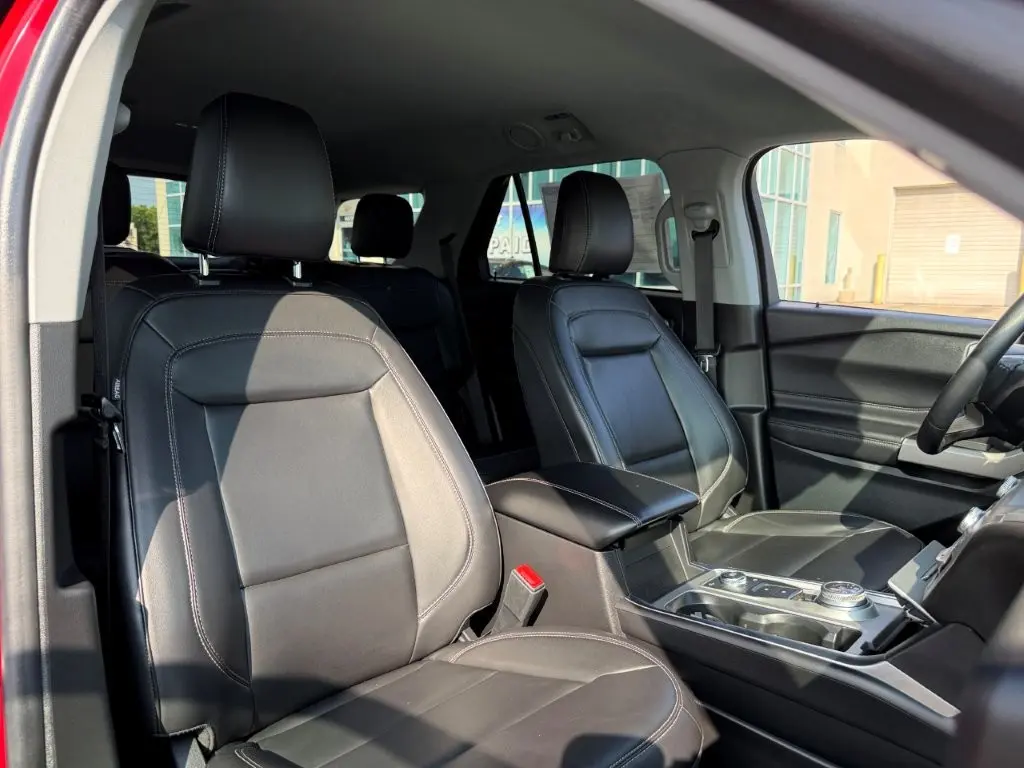 2023 Ford Explorer - $25,998
