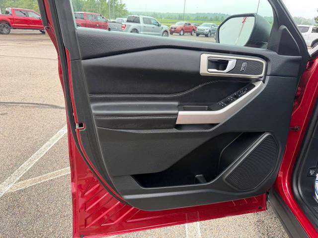2023 Ford Explorer - $34,995
