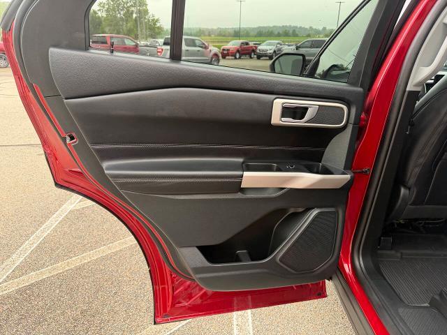2023 Ford Explorer - $34,995