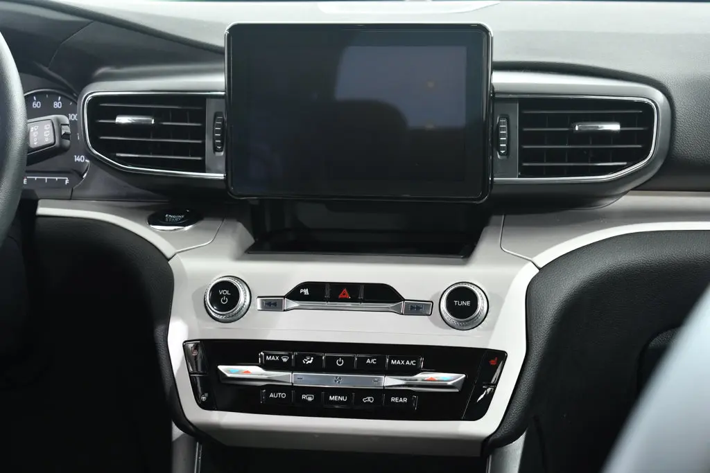2024 Ford Explorer - $32,455