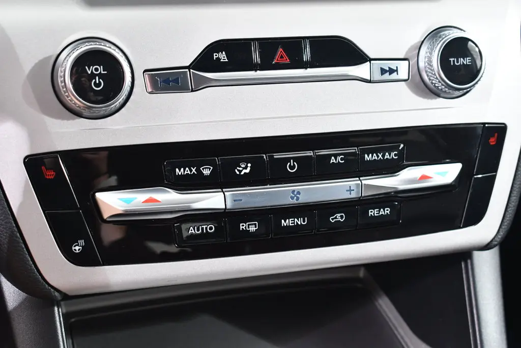 2024 Ford Explorer - $32,455