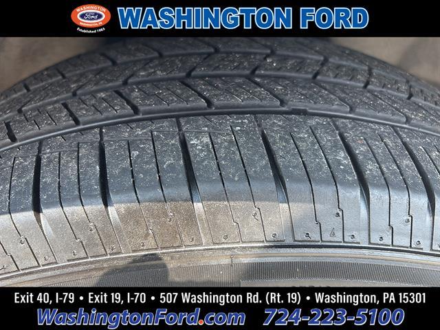 2022 Ford Explorer - $28,500