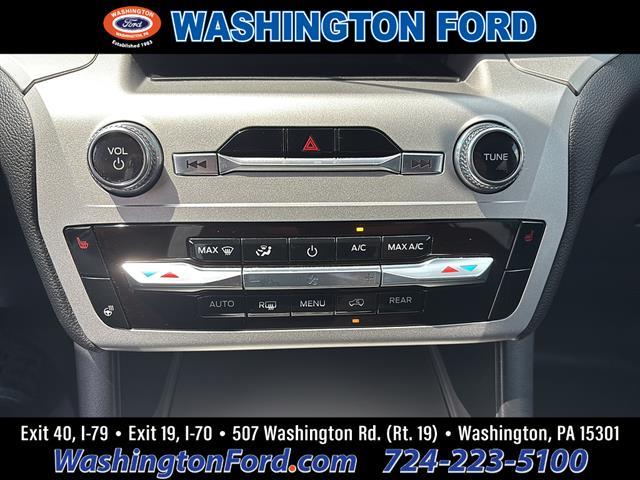 2022 Ford Explorer - $28,500