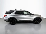 2022 Explorer Thumbnail 8