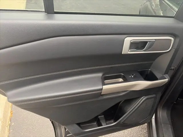2022 Ford Explorer - $29,520