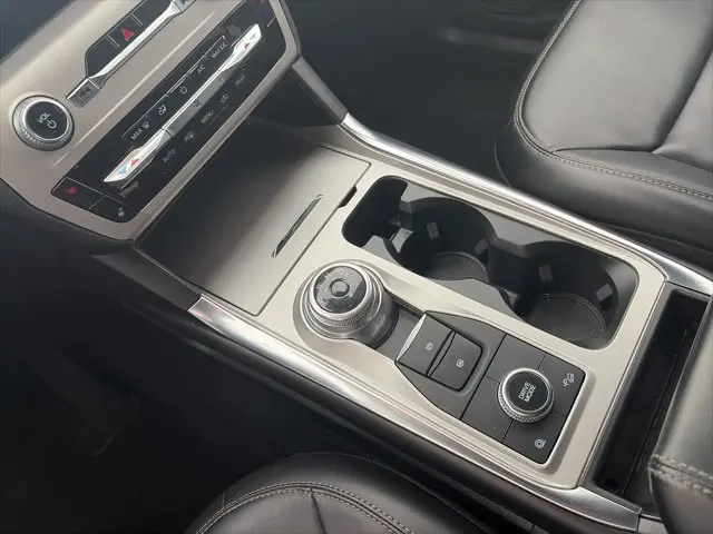 2022 Ford Explorer - $29,520