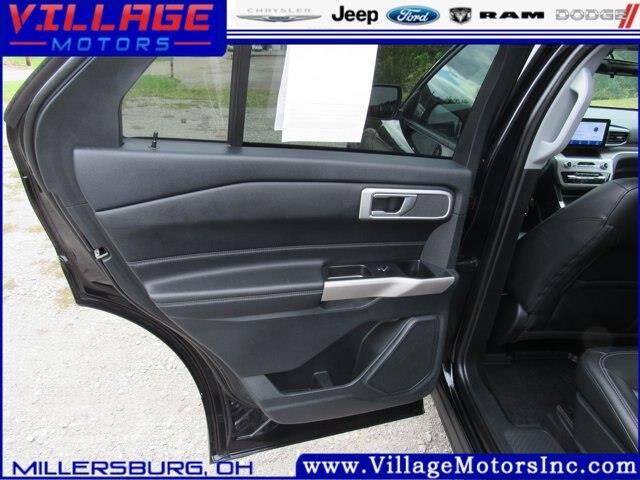 2023 Ford Explorer - $32,900