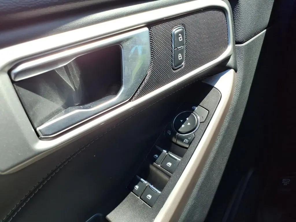 2023 Ford Explorer - $26,890