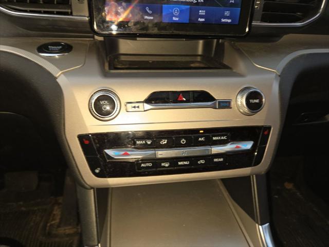 2023 Ford Explorer - $31,997