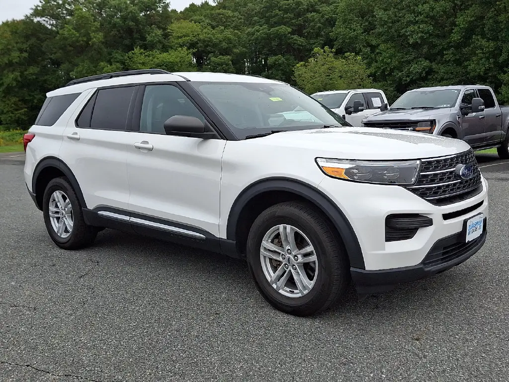 2023 Ford Explorer - $29,200