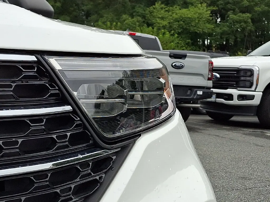 2023 Ford Explorer - $29,200