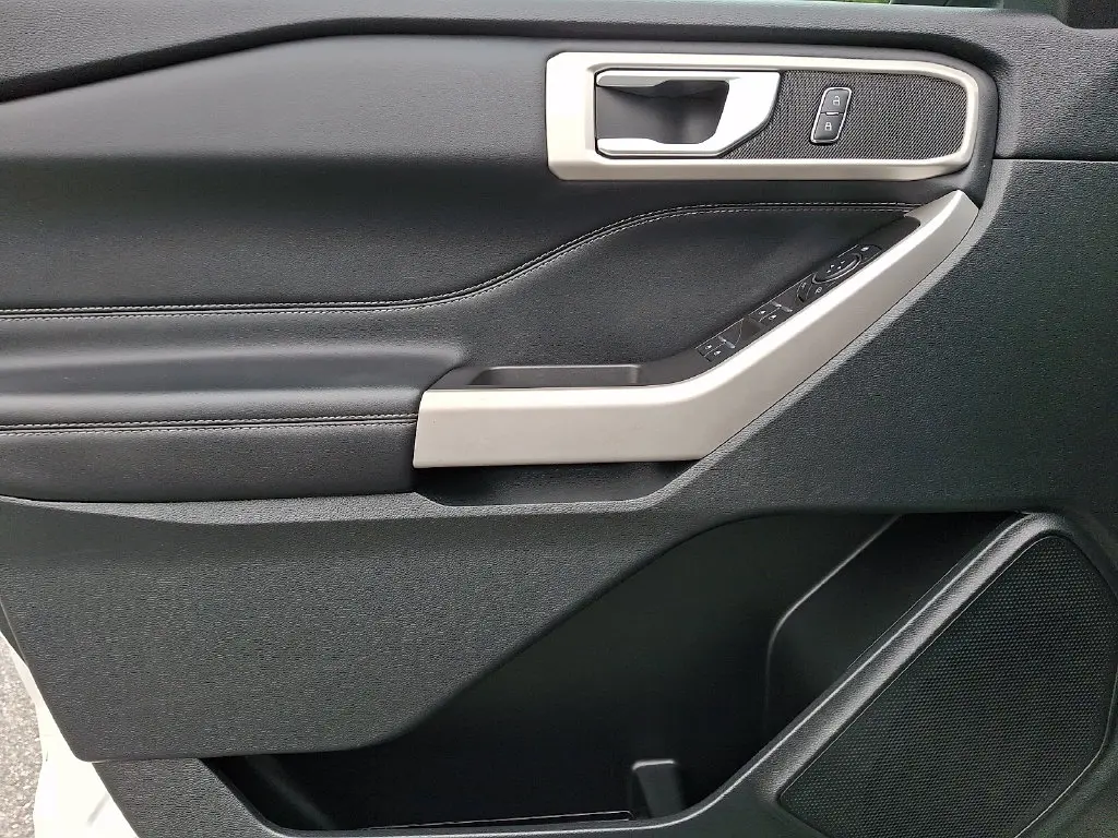 2023 Ford Explorer - $29,200