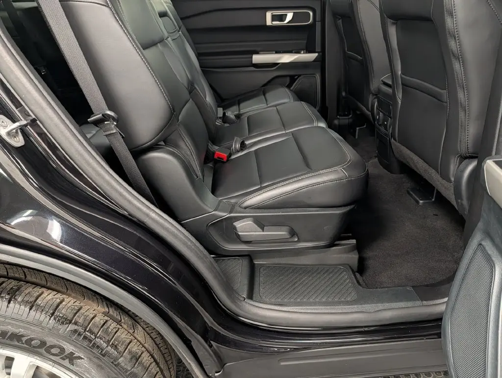 2023 Ford Explorer - $29,900