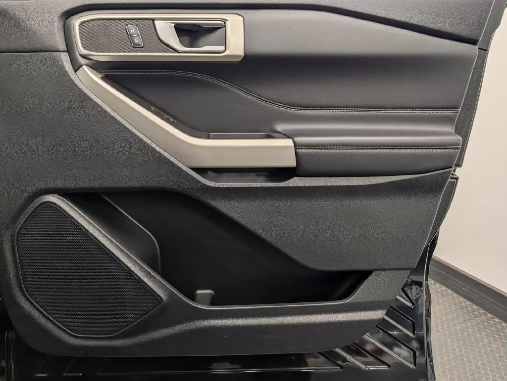 2023 Ford Explorer - $29,900