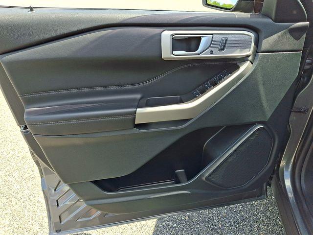2023 Ford Explorer - $24,998
