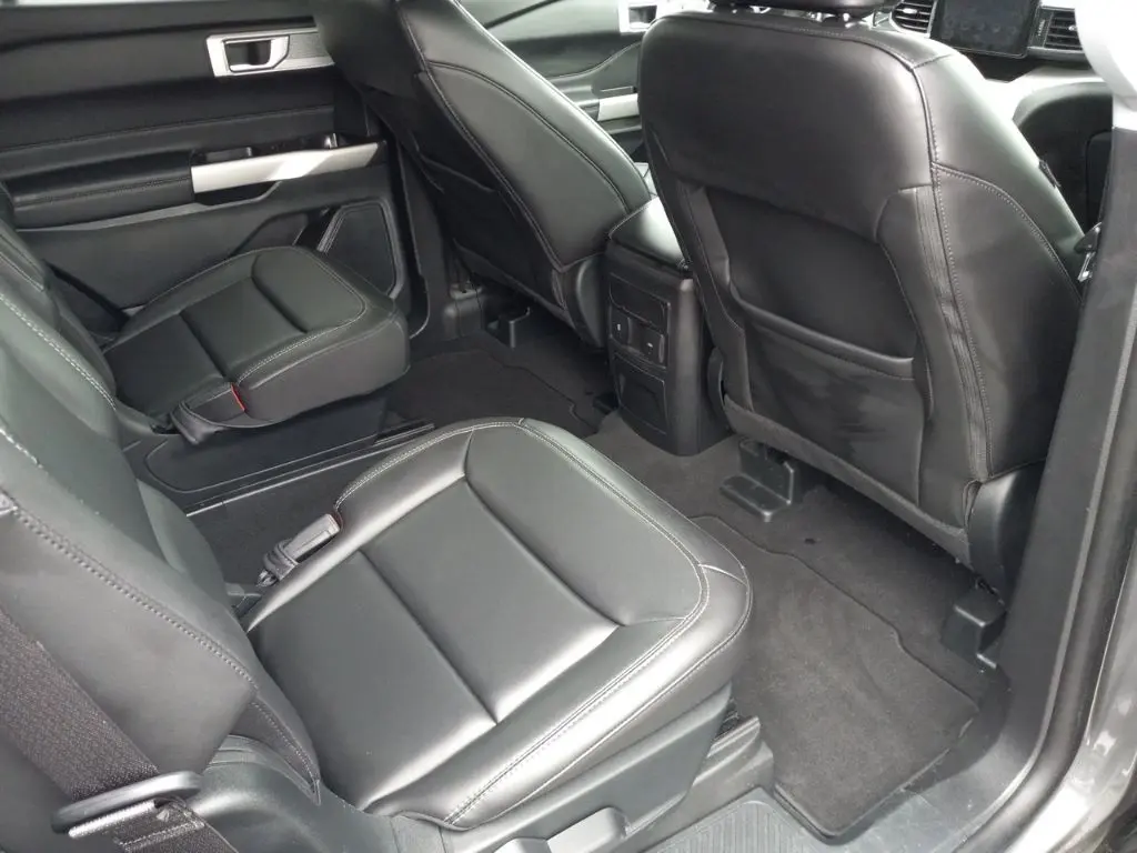 2023 Ford Explorer - $29,900