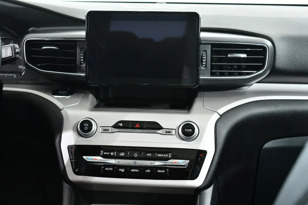 2023 Ford Explorer - $30,355