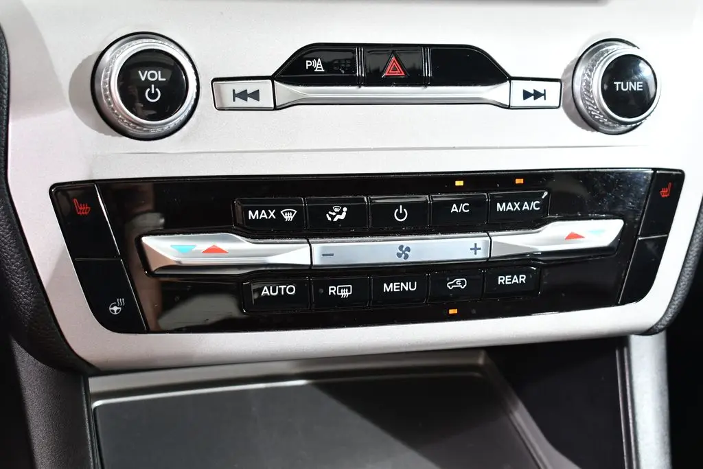 2023 Ford Explorer - $30,355