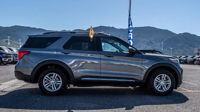 2024 Ford Explorer XLT