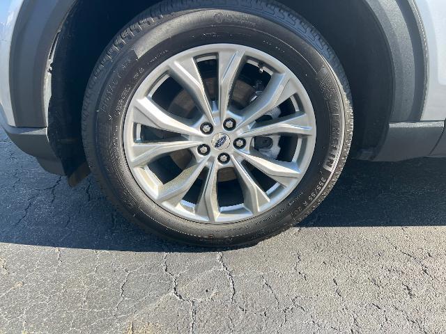 2022 Ford Explorer - $32,995