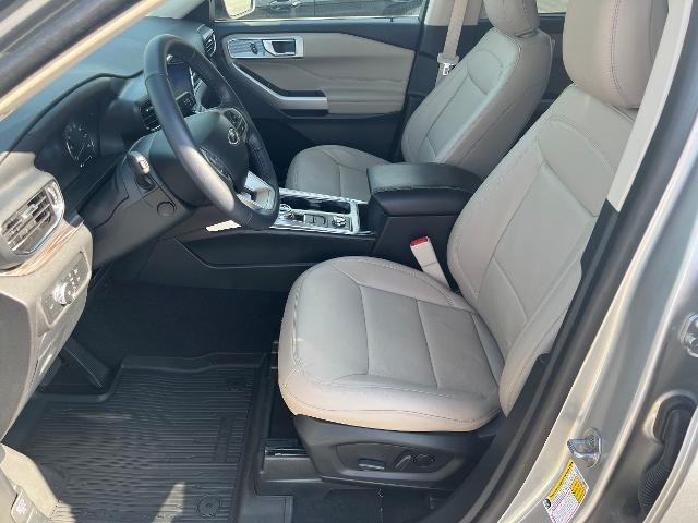 2022 Ford Explorer - $32,995