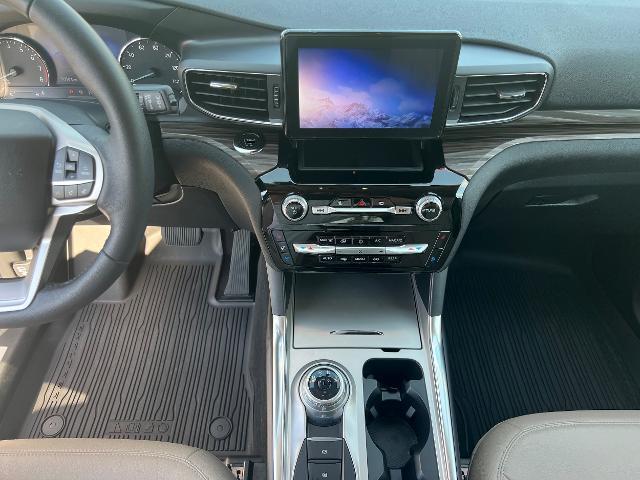2022 Ford Explorer - $32,995