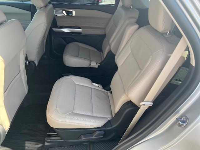2022 Ford Explorer - $32,995