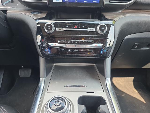 2022 Ford Explorer - $29,993