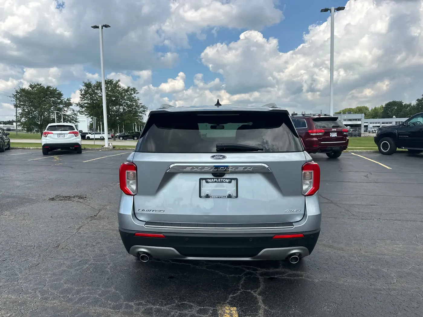2022 Ford Explorer - $27,990