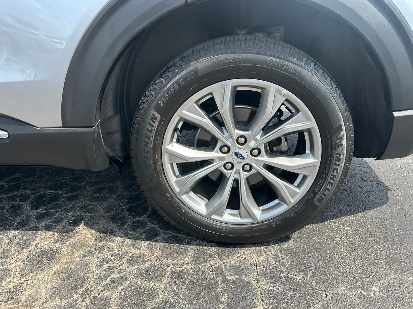 2022 Ford Explorer - $27,990