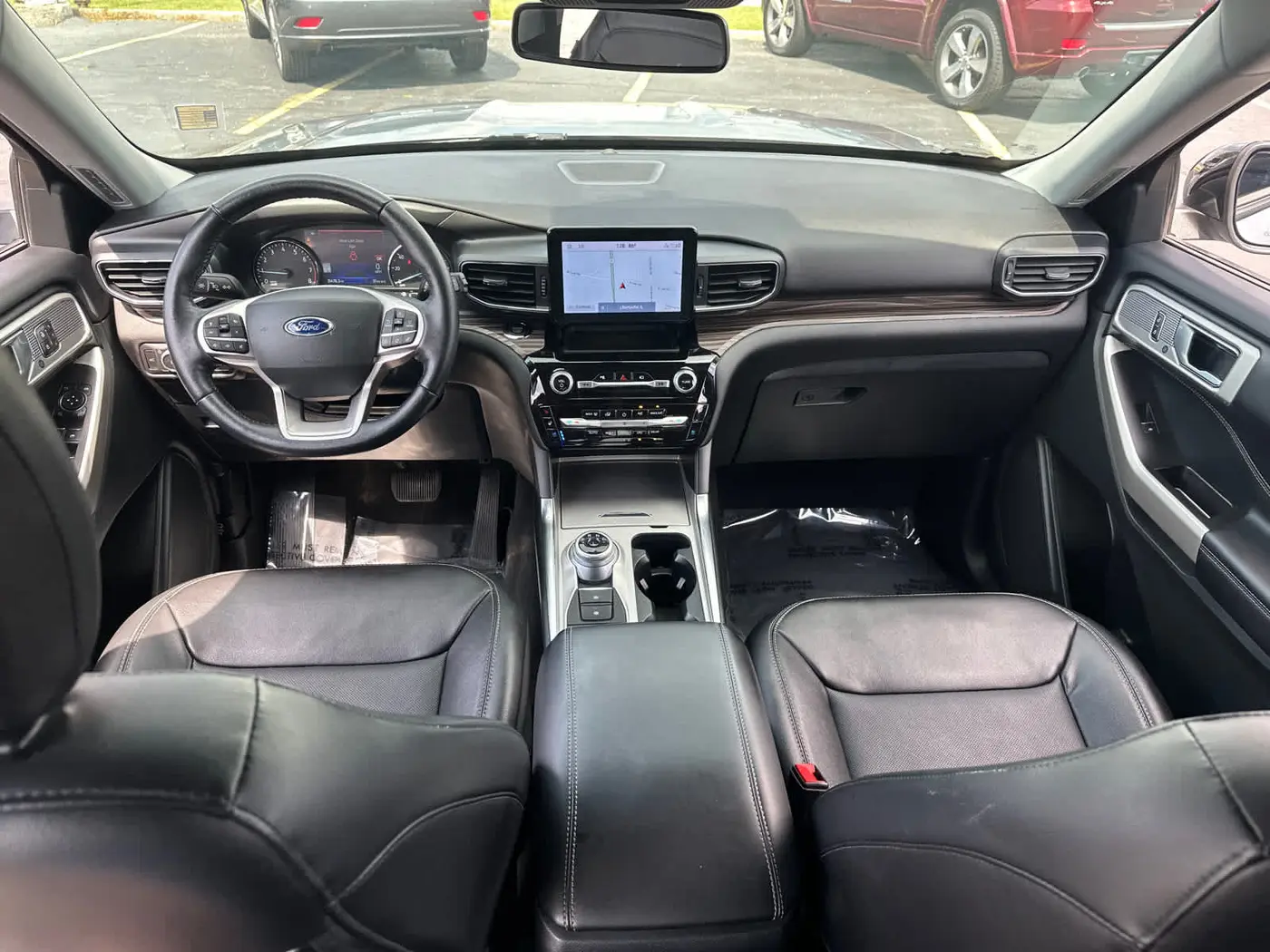 2022 Ford Explorer - $27,990