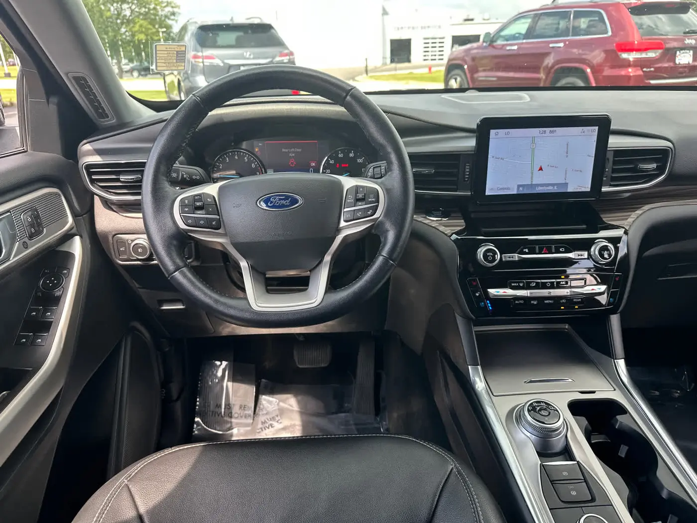 2022 Ford Explorer - $27,990