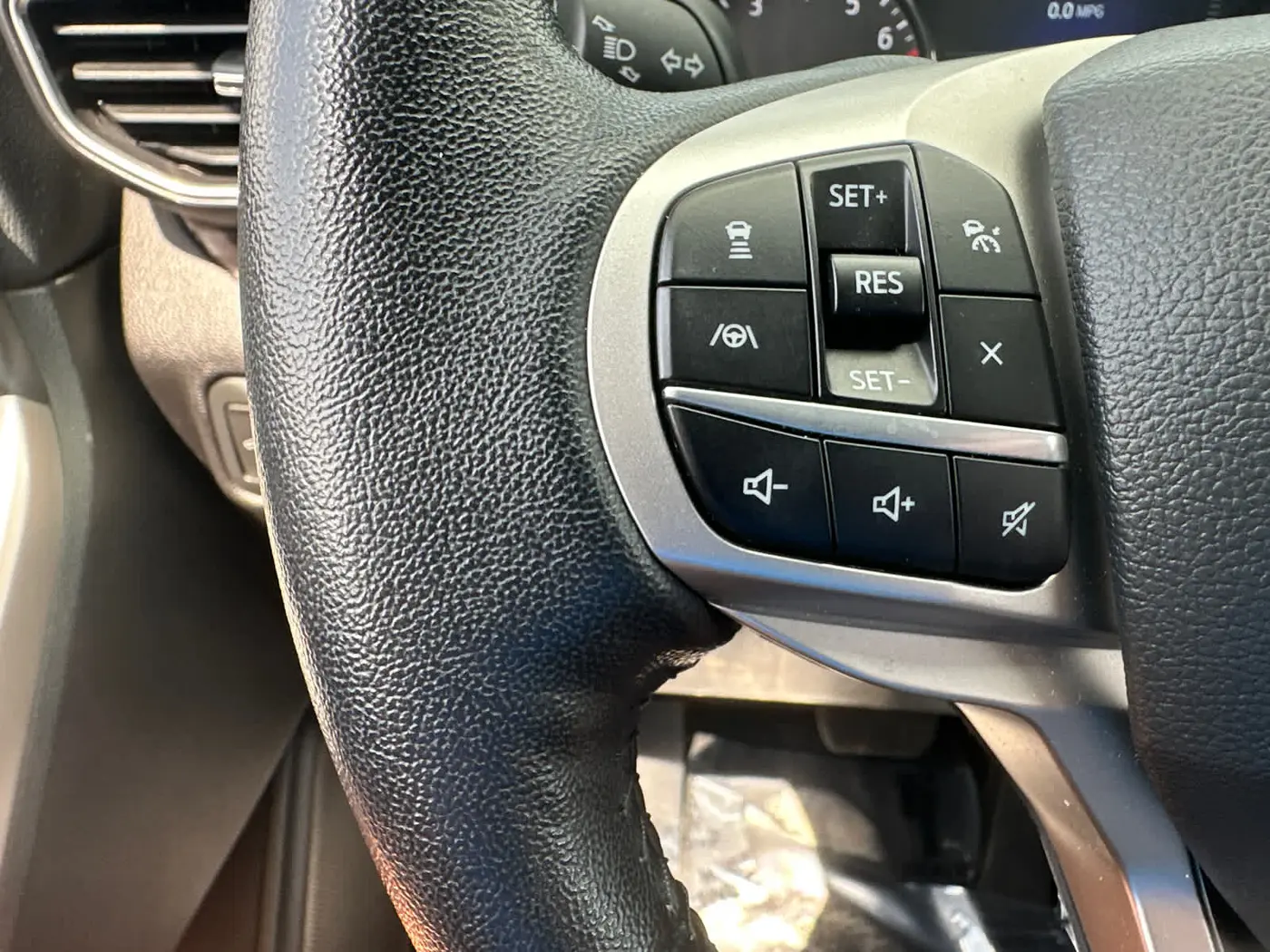 2022 Ford Explorer - $27,990