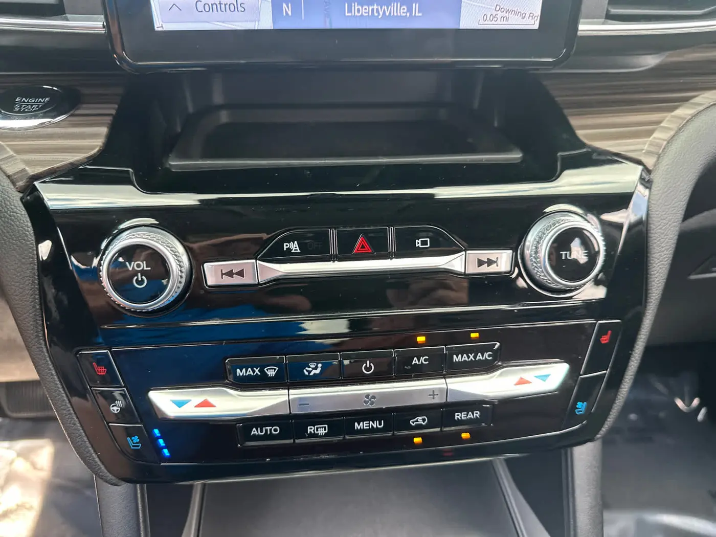 2022 Ford Explorer - $27,990