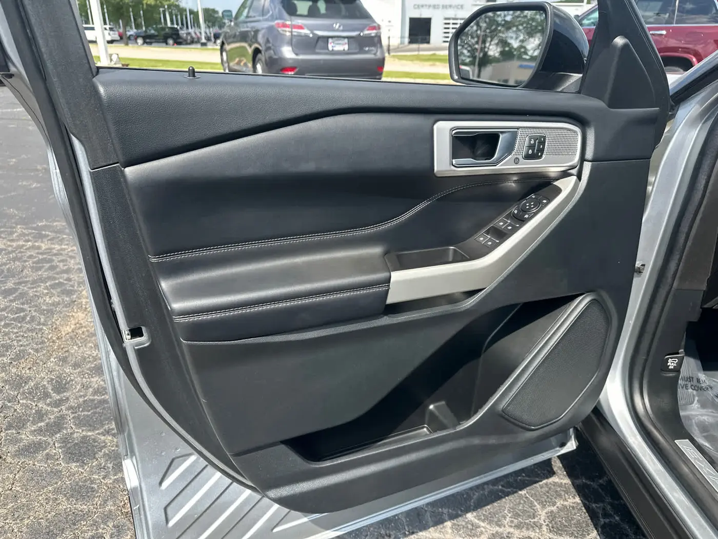 2022 Ford Explorer - $27,990