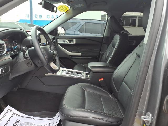 2022 Ford Explorer - $24,980
