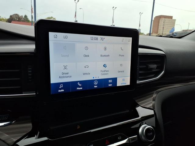 2022 Ford Explorer - $24,980
