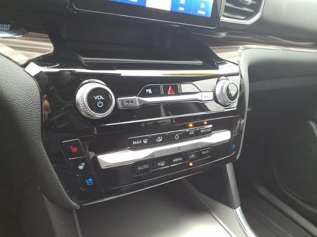 2022 Ford Explorer - $24,980